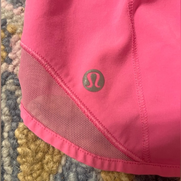 Lululemon Hotty Hot Shorts - Picture 3 of 4